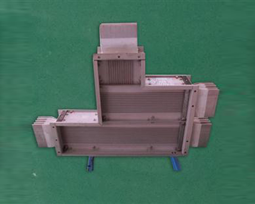 母線槽變?nèi)萑? alt=